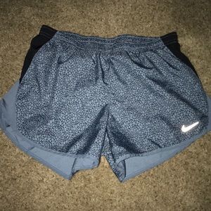 Nike gray pattern shorts